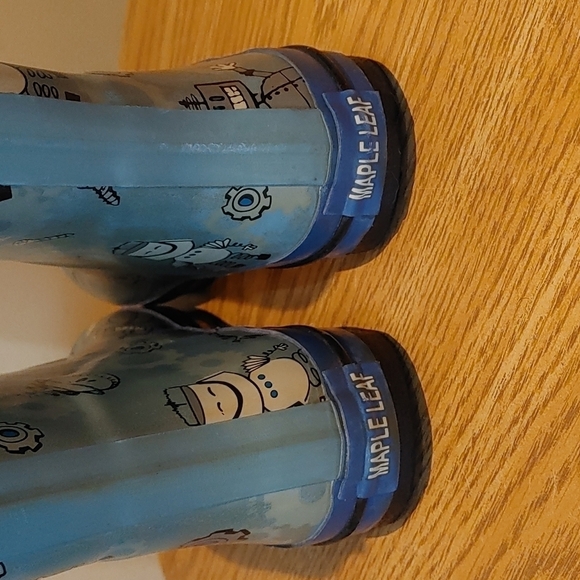 Maple leaf kids girls Rain Boot size 4 - Picture 7 of 9